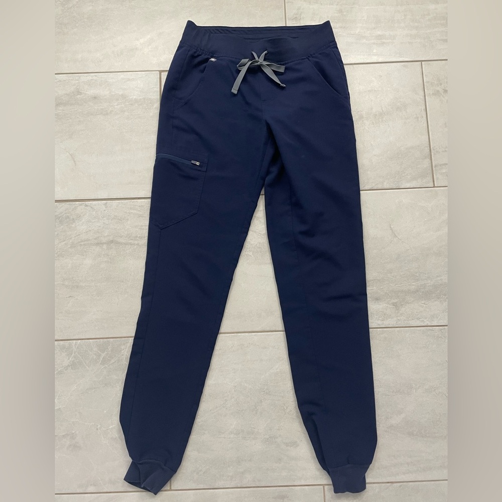 Figs Women's Navy Jogger Scrub Pants